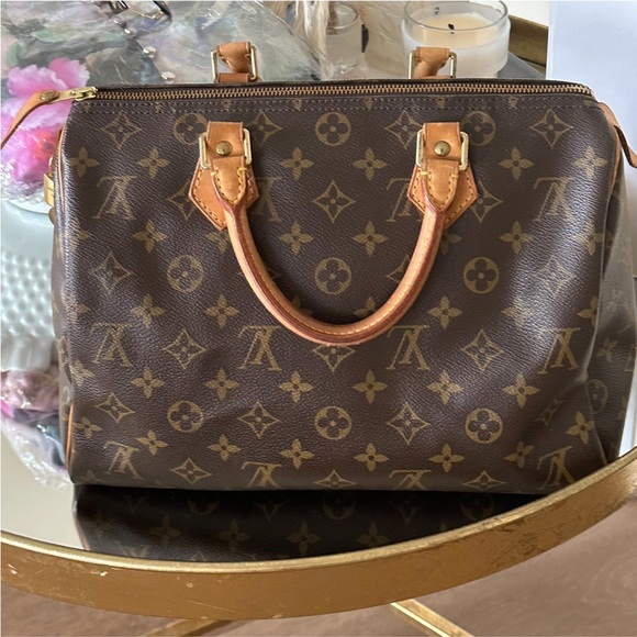 Louis Vuitton Handbags - Louis Vuitton 30 monogram Speedy 30 authentic handbag satchel